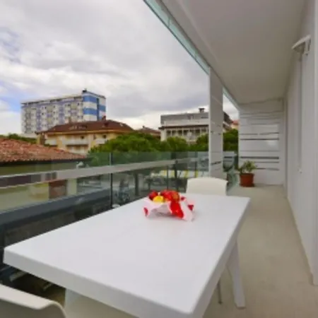 Family-friendly Vacation Flat With Pool * リニャーノ・サッビアドーロ