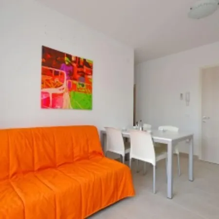 Family-friendly Vacation Flat With Pool Lignano Sabbiadoro