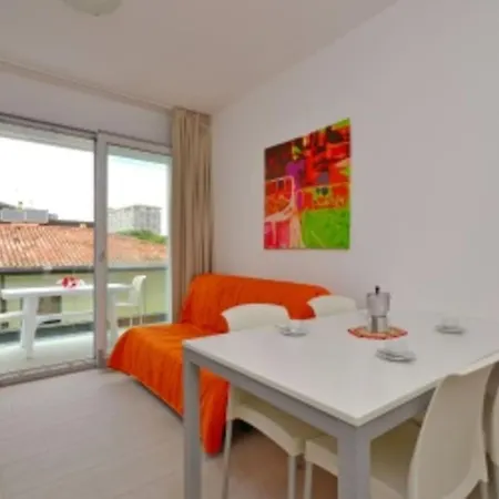 Family-friendly Vacation Flat With Pool リニャーノ・サッビアドーロ