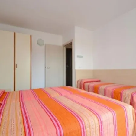 Family-friendly Vacation Flat With Pool アパート *